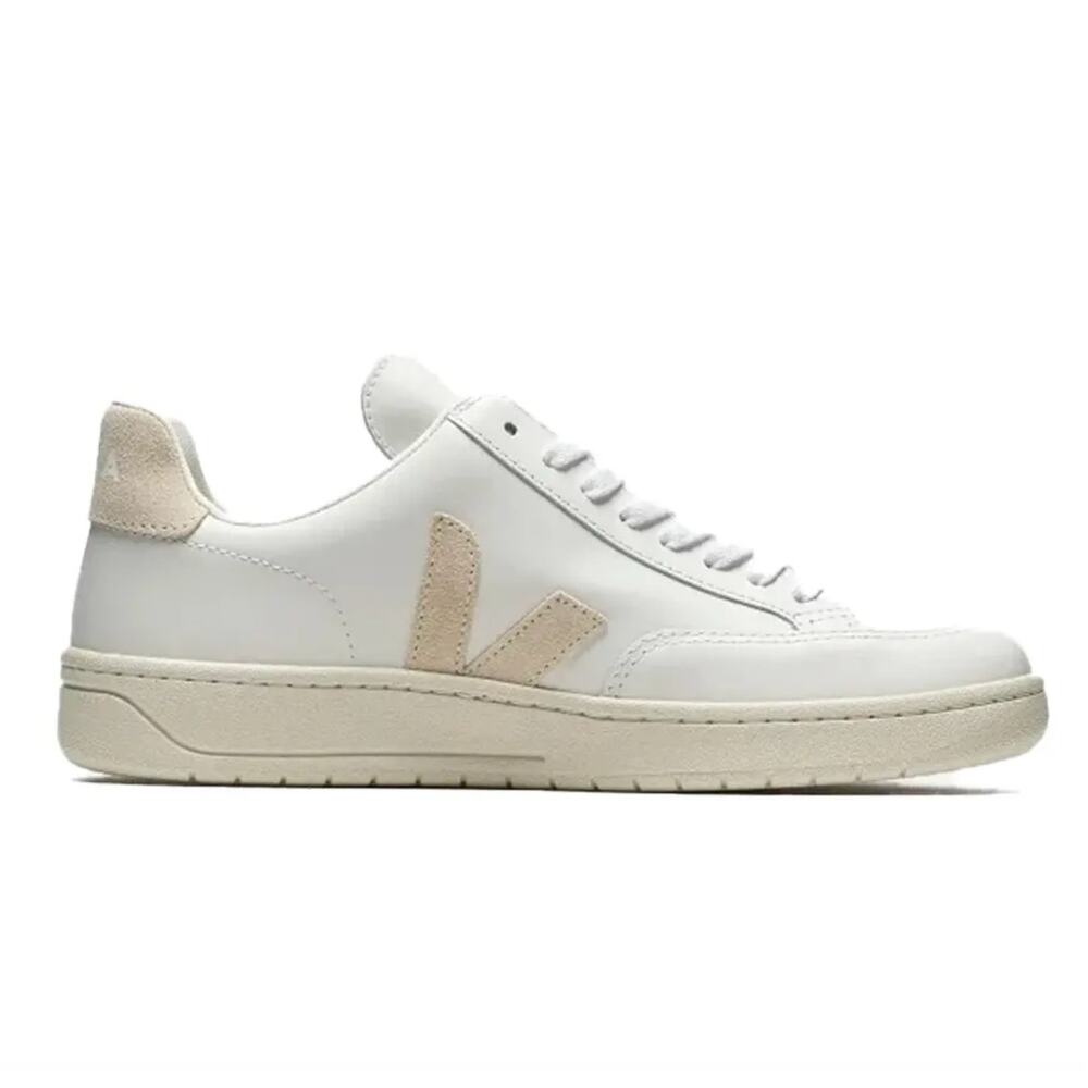 Veja V-12 Leather Low Top Lace Up Sneakers in White Sable, Size 9